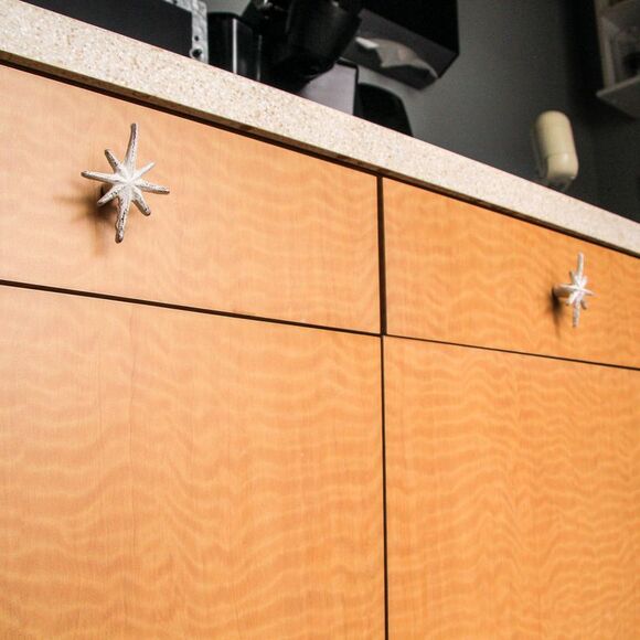 Set of 6 Antique White Finish Mid Century Modern Starburst Drawer Pulls Knobs - Picture 8 of 9